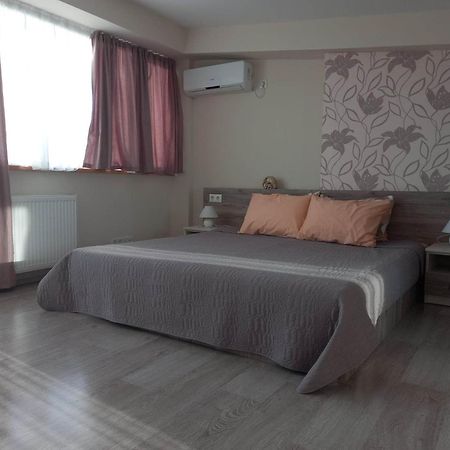 Hotel Tbilisi Apart ภายนอก รูปภาพ